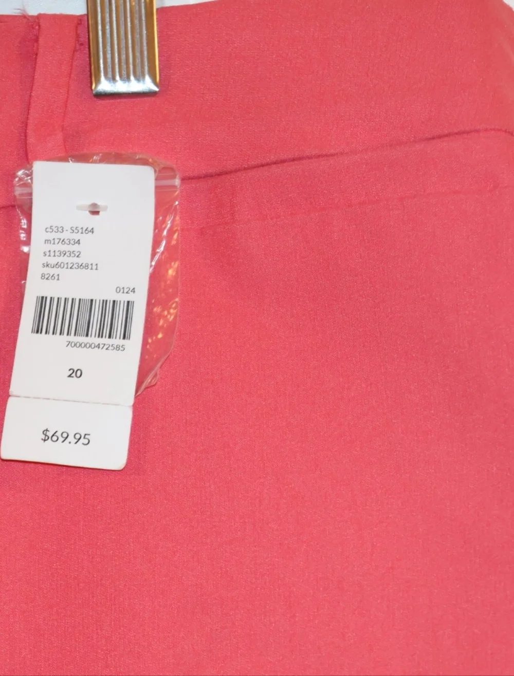 Lane Bryant 4-Season Mid-Rise Slim Capri Pants-Coral. NWT. - Picture 4 of 12